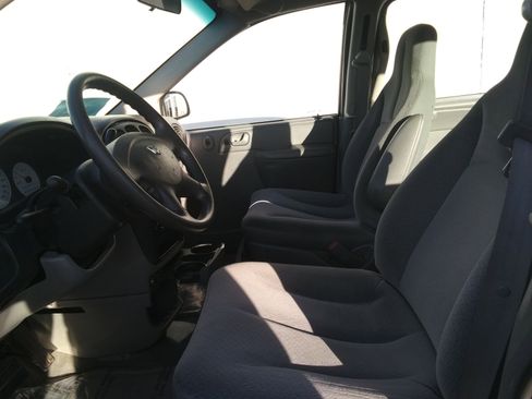 Used 2005 Dodge Caravan SE w/ Popular Equipment Group image 12