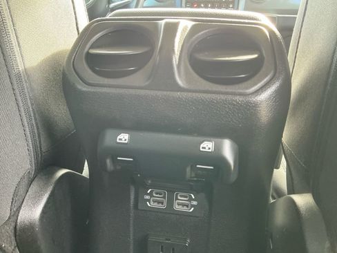 Used 2023 Jeep Wrangler Sahara image 23