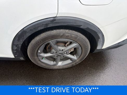 Used 2025 Kia K4 FWD image 12