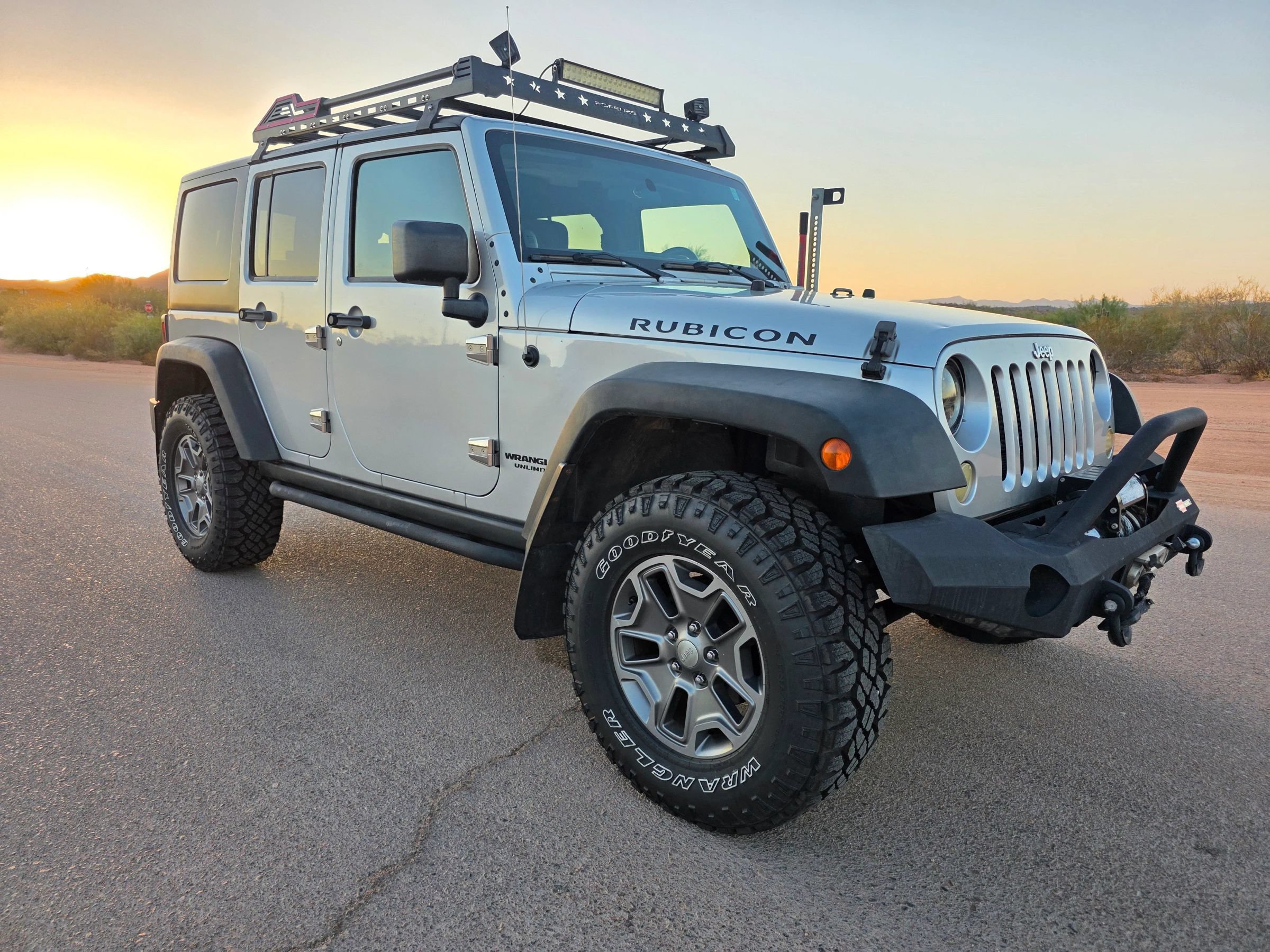 Used 2012 Jeep Wrangler Unlimited Rubicon w/ Dual Top Group AWD/4WD image 7