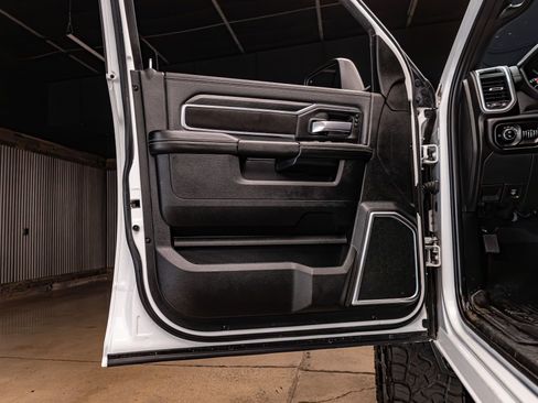 Used 2024 RAM 2500 Laramie w/ Night Edition image 32