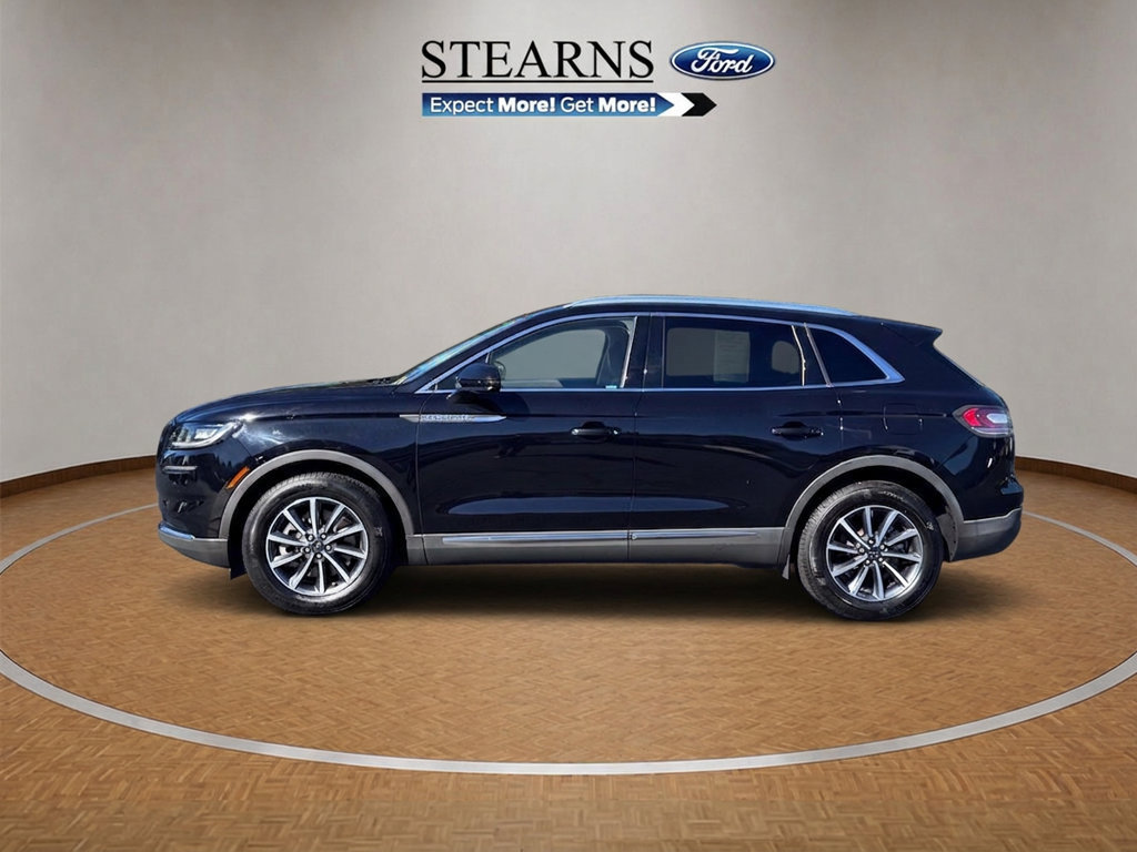 Used 2022 Lincoln Nautilus FWD image 3