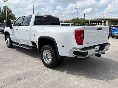 Used 2025 Chevrolet Silverado 3500 LTZ w/ LTZ Convenience Package AWD/4WD image 3