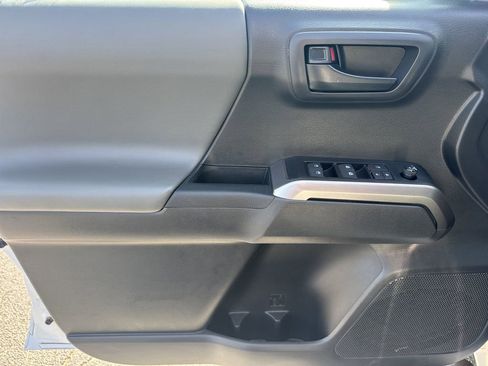 Used 2023 Toyota Tacoma SR5 w/ Technology Package image 10
