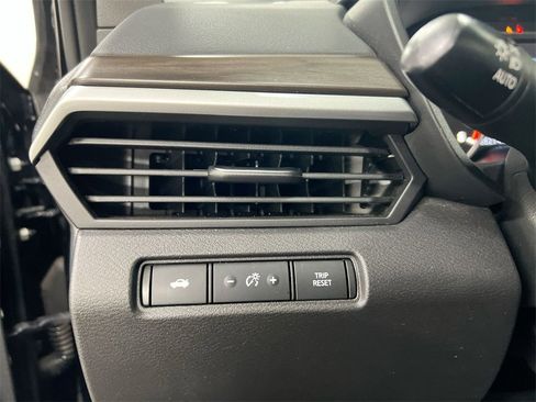 Used 2024 Nissan Altima 2.5 SV image 18