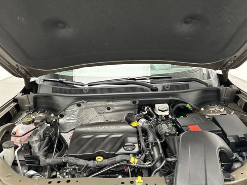 Used 2024 Chevrolet Trax LT w/ Sunroof Package image 38