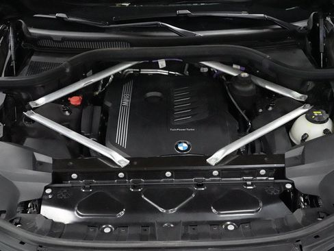 Used 2021 BMW X7 xDrive40i w/ Executive Package AWD/4WD image 38