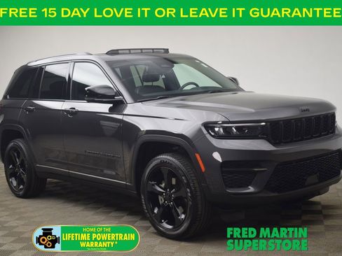 Used 2023 Jeep Grand Cherokee Altitude image 1