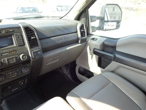 Used 2018 Ford F250 XL w/ Power Equipment Group image 20