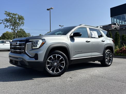 Used 2026 GMC Terrain Elevation w/ Elevation Premium Package FWD image 5