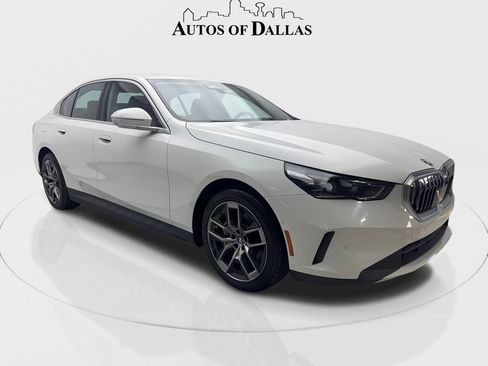 Used 2024 BMW i5 eDrive40i image 4