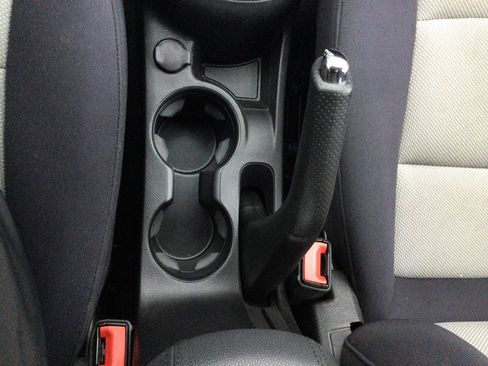 Used 2014 Chevrolet Cruze LS image 22