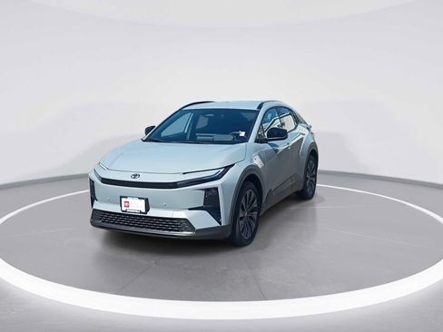 Certified 2026 Toyota C-HR AWD/4WD image 3