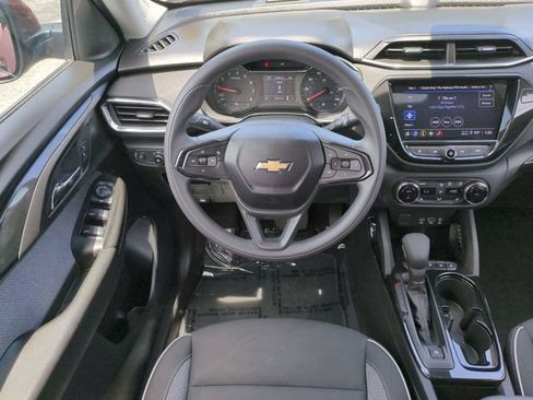 Used 2023 Chevrolet TrailBlazer LT w/ Convenience Package FWD image 18