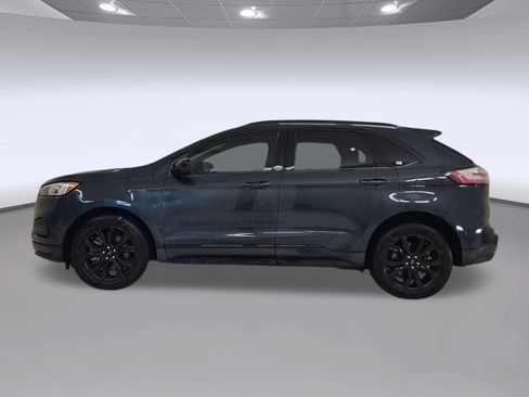 Used 2022 Ford Edge SE w/ Black Appearance Package AWD/4WD image 2
