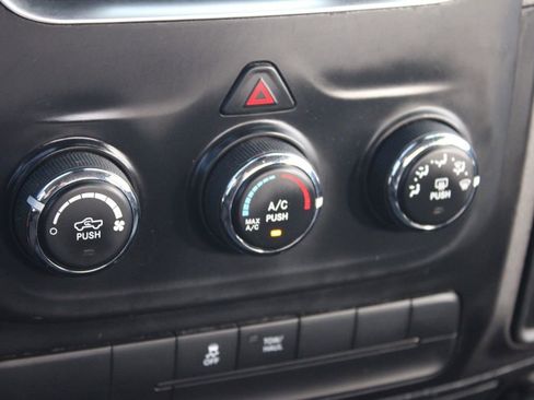 Used 2015 RAM 1500 Express image 32