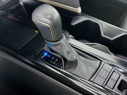 Used 2025 Toyota Camry SE image 25