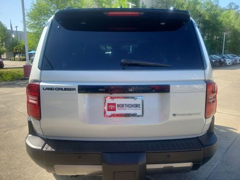 Used 2025 Toyota Land Cruiser w/ Premium Package image 5