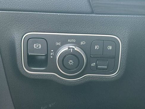 Used 2025 Mercedes-Benz GLA 250 4MATIC image 34