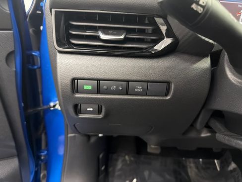 Used 2025 Nissan Sentra SV FWD image 29