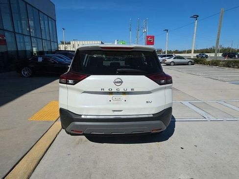 Used 2023 Nissan Rogue SV image 5