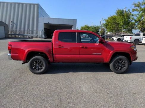 Used 2021 Toyota Tacoma SR5 RWD image 3