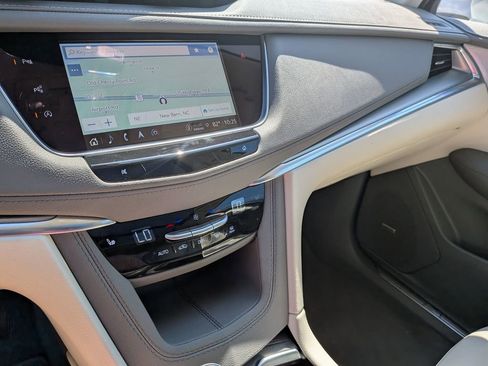 Certified 2024 Cadillac XT5 Premium Luxury w/ Technology Package FWD image 17