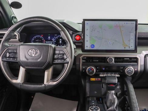 Used 2025 Toyota 4Runner TRD Off-Road Premium AWD/4WD image 18