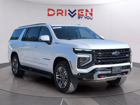 Used 2025 Chevrolet Suburban Z71 AWD/4WD image 7