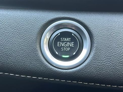 Certified 2024 Cadillac Escalade Sport AWD/4WD image 31
