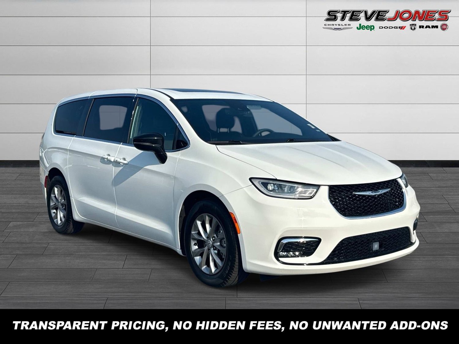 Used 2026 Chrysler Pacifica Limited FWD image 1