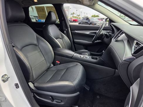 Used 2023 INFINITI QX50 Luxe FWD image 18