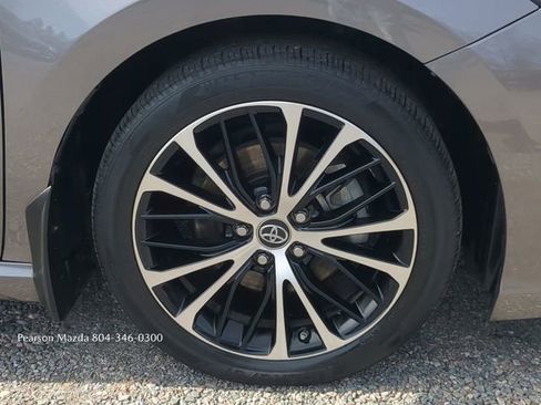 Used 2019 Toyota Camry SE w/ Convenience Package image 10