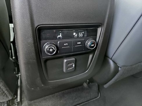 Used 2023 Buick Enclave Essence FWD image 12