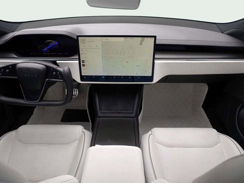 Used 2021 Tesla Model S Plaid image 17