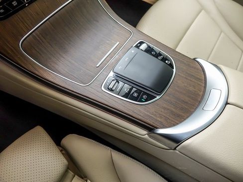 Used 2022 Mercedes-Benz GLC 300 4MATIC w/ Premium Package Lite image 27