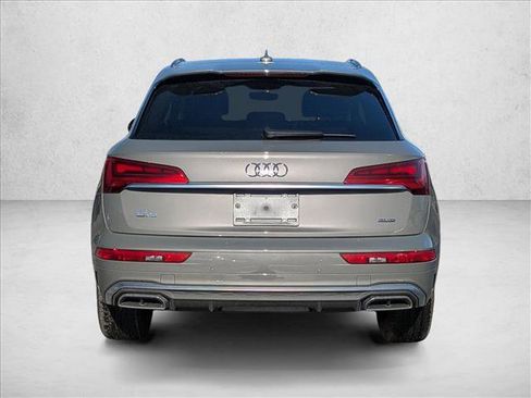 Used 2023 Audi Q5 2.0T Premium w/ Convenience Package image 6