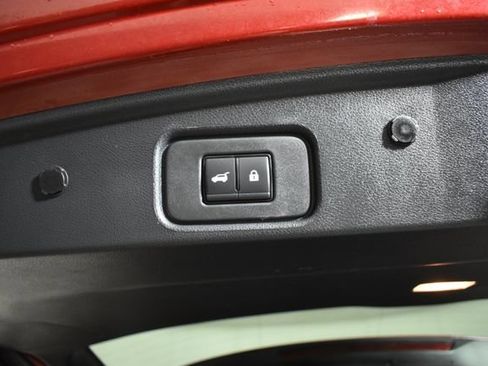 Used 2024 Nissan Pathfinder SL AWD/4WD image 33