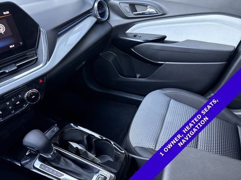 Used 2025 Chevrolet Trax LT w/ LT Convenience Package image 21