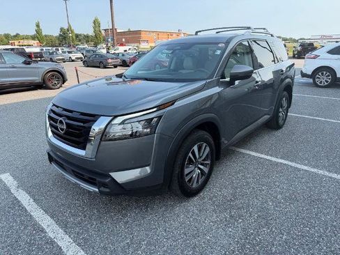Used 2025 Nissan Pathfinder SL w/ Cargo Package AWD/4WD image 4