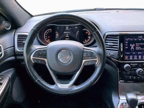 Used 2019 Jeep Grand Cherokee Altitude image 6