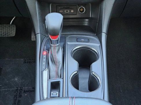 Used 2022 Chevrolet Equinox RS w/ Infotainment Package image 14