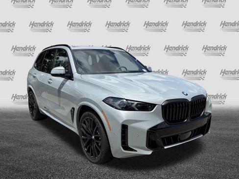 New 2026 BMW X5 xDrive40i w/ M Sport Package AWD/4WD image 2