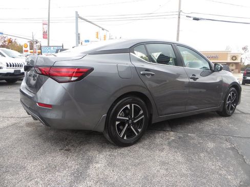 Used 2025 Nissan Sentra SV w/ Trunk Package image 2
