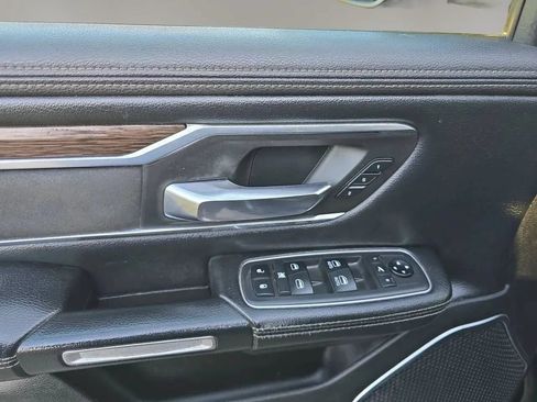 Used 2019 RAM 1500 Laramie AWD/4WD image 13