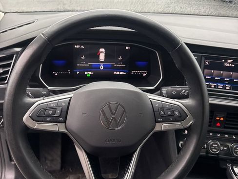 Used 2024 Volkswagen Jetta SE image 31