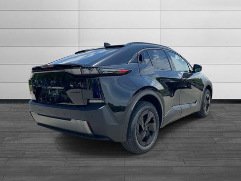 New 2026 Subaru Uncharted AWD image 3