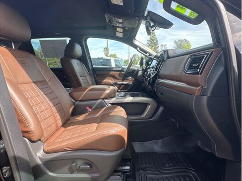 Used 2020 Nissan Titan Platinum Reserve w/ Moonroof Package AWD/4WD image 11