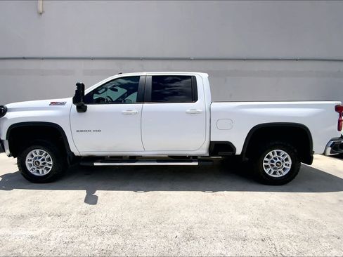 Used 2020 Chevrolet Silverado 2500 LT w/ All Star Edition AWD/4WD image 3