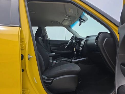 Used 2015 Kia Soul ! FWD image 37